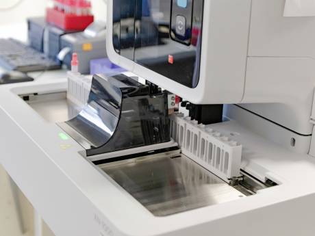 Mit moderner Diagnostik, ...